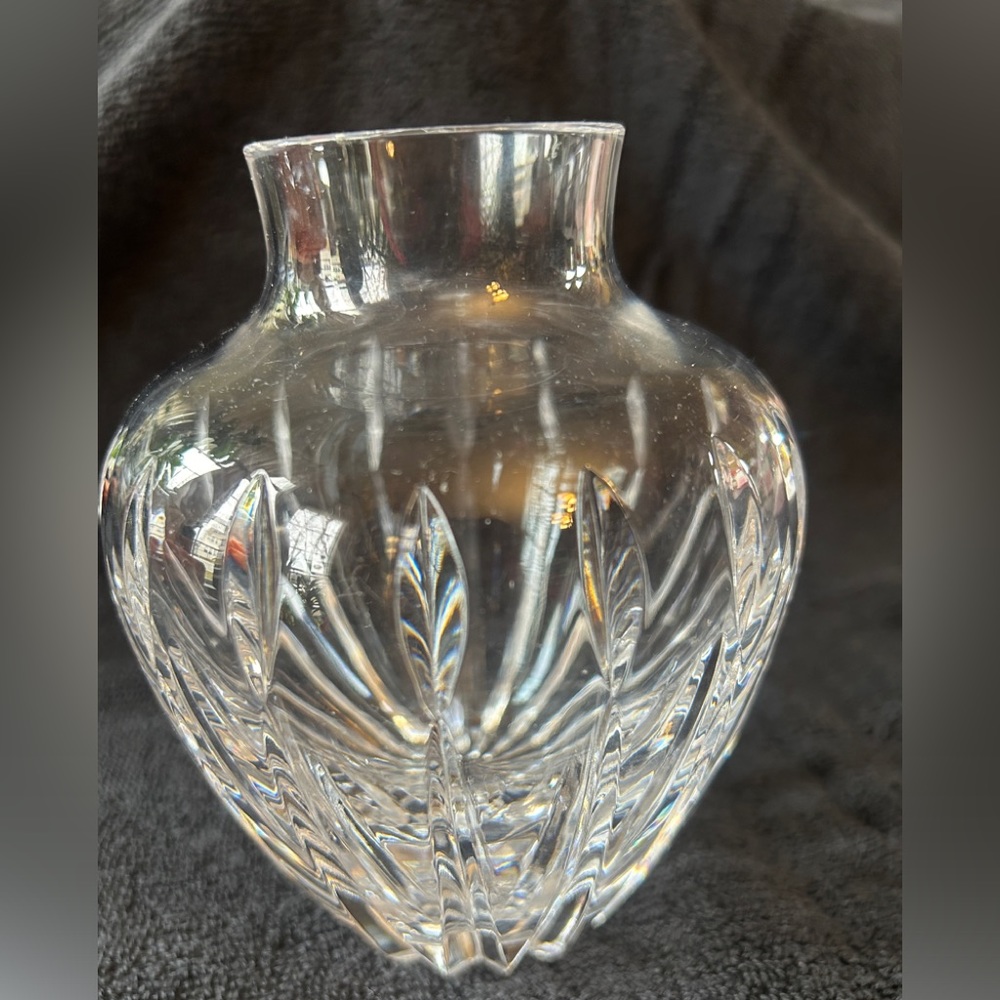 Beautiful Cameo Atlantis vase